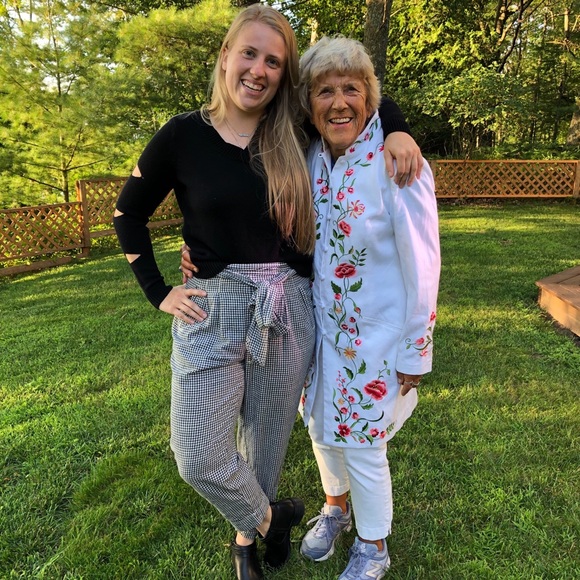 Meet Your Posher! - Picture 2 of 4